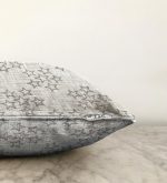 - Sonil-K-5385-Gorsel3 - Realhomes  Kot Zeminli Yıldız Motifli Dekoratif Dijital Baskılı Raşel Kadife Kırlent Kılıfı Realhomes