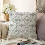 Kot Zemin Üzerinde Soyut Çizimli Dekoratif Raşel Kadife Yastık Kılıfı Realhomes