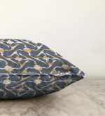 - Sonil-K-5390-Gorsel3 - Realhomes Gri Zemin Üzerinde Kahverengi Kot Çizgili Dekoratif Raşel Kadife Yastık Kılıfı Realhomes