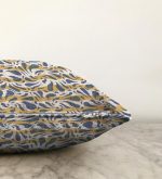 Gri Zeminde Dalgalı Çizgiler Üzerinde Damla Motifli Raşel Kadife Kırlent Kılıfı Realhomes