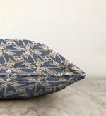 Kahverengi Çizgiler Üzerinde Soyut Çizimli Dijital Baskılı Raşel Kadife Kırlent Kılıfı Realhomes