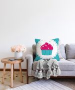 - Sonil-K-54-Gorsel2 - Realhomes  Cup Cake Desenli Dijital Baskılı Dekoratif Raşel Kadife Yastık Kırlent Kılıfı Realhomes