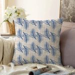 Kot Zeminde Yaprak Motifli Özel Tasarım Raşel Kadife Kırlent Kılıfı Realhomes