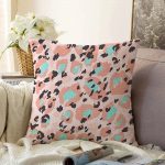 - Sonil-K-5419-Gorsel1 - Realhomes  Pembe Zeminde Siyah Leopar Dijital Baskılı Dekoratif Raşel Kadife Kırlent Kılıfı Realhomes