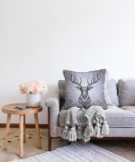 - Sonil-K-5426-Gorsel2 - Realhomes  Gri Zeminde Yıldız Motifli Geometrik Geyik Dijital Baskılı Raşel Kadife Kırlent Kılıfı Realhomes