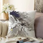 - Sonil-K-5429-Gorsel1 - Realhomes  Beyaz Zemin Üzerinde Kartal JK Motifli Raşel Kadife Kırlent Kılıfı Realhomes