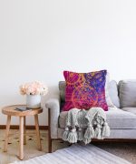 Mor Zeminde Geometrik Çizgi Tasarımlı Dekoratif Raşel Kadife Kırlent Kılıfı Realhomes