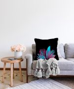 Siyah Zeminli Tropik Yapraklı Özel Tasarım Modern Raşel Kadife Kırlent Kılıfı Realhomes