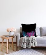 - Sonil-K-5521-Gorsel2 - Realhomes  Siyah Zeminli Tropik Yapraklı Özel Tasarım Dekoratif Raşel Kadife Kırlent Kılıfı Realhomes