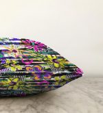 - Sonil-K-5584-Gorsel3 - Realhomes Siyah Beyaz Temalı Çiçek Motifli Raşel Kadife Kırlent Kılıfı Realhomes