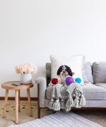 - Sonil-K-5618-Gorsel2 - Realhomes  Renkli İp Toplarıyla Köpek Dijital Baskılı Modern Raşel Kadife Yastık Kırlent Kılıfı Realhomes