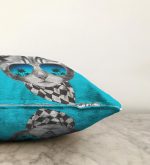 - Sonil-K-5631-Gorsel3 - Realhomes  Mavi Zeminde Gözlüklü Cool Kedi Motifli Raşel Kadife Kırlent Kılıfı Realhomes