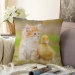 - Sonil-K-5635-Gorsel1 - Realhomes  Sevimli Kedi ve Ördek Motifli Modern Raşel Kadife Yastık Kırlent Kılıfı Realhomes