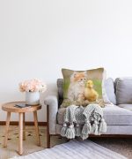 - Sonil-K-5635-Gorsel2 - Realhomes  Sevimli Kedi ve Ördek Motifli Modern Raşel Kadife Yastık Kırlent Kılıfı Realhomes