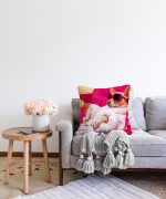 Bornozlu Köpek Desenli Modern Raşel Kadife Yastık Kırlent Kılıfı Realhomes