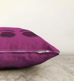 - Sonil-K-566-Gorsel3 - Realhomes  Mor Zeminde Kirpik Motifli Dekoratif Raşel Kadife Kırlent Kılıfı Realhomes