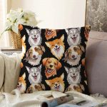 - Sonil-K-5660-Gorsel1 - Realhomes  Siyah Zemindeki Sevimli Köpekler Modern Raşel Kadife Yastık Kırlent Kılıfı Realhomes