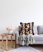 - Sonil-K-5660-Gorsel2 - Realhomes  Siyah Zemindeki Sevimli Köpekler Modern Raşel Kadife Yastık Kırlent Kılıfı Realhomes