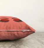 Yavru Ağzı Rengi Zeminde Kirpik Motifli Dekoratif Raşel Kadife Kırlent Kılıfı Realhomes