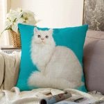 - Sonil-K-5678-Gorsel1 - Realhomes Mavi Zeminde Beyaz Kedi Desenli Modern Raşel Kadife Yastık Kırlent Kılıfı Realhomes