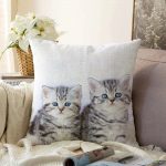 - Sonil-K-5679-Gorsel1 - Realhomes  Yavru Kedi Desenli Modern Raşel Kadife Yastık Kırlent Kılıfı Realhomes