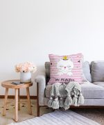 - Sonil-K-5687-Gorsel2 - Realhomes My Princess Pembe Çizgiler Üzerinde Taçlı Kedicik Raşel Kadife Yastık Kılıfı Realhomes