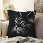 Siyah Beyaz Sevimli Kedi Dijital Baskılı Modern Raşel Kadife Yastık Kırlent Kılıfı Realhomes