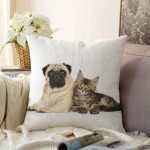 - Sonil-K-5715-Gorsel1 - Realhomes  Sevimli Köpek ve Kedi Desenli Sevimli Modern Raşel Kadife Yastık Kırlent Kılıfı Realhomes