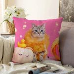 Bal Kabakları Arasında Sevimli Kedi Modern Raşel Kadife Yastık Kırlent Kılıfı Realhomes