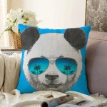 - Sonil-K-5737-Gorsel1 - Realhomes  Mavi Zeminde Gözlüklü Cool Panda Motifli Dekoratif Raşel Kadife Kırlent Kılıfı Realhomes