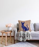 - Sonil-K-5748-Gorsel2 - Realhomes Haki Zeminli Mavi Kedi Desenli Özel Tasarım Raşel Kadife Yastık Kılıfı Realhomes