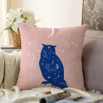 - Sonil-K-5749-Gorsel1 - Realhomes  Bej Pembe Zeminde Mavi Baykuş Motifli Dekoratif Raşel Kadife Kırlent Kılıfı Realhomes