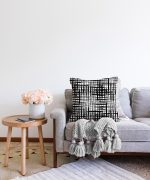 Siyah Beyaz Damalı Dekoratif Raşel Kadife Yastık Kılıfı Realhomes