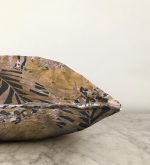 - Sonil-K-5770-Gorsel3 - Realhomes Siyah Leopar Zeminde Kurumuş Yaprak Motifli Modern Raşel Kadife Yastık Kılıfı Realhomes