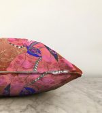 - Sonil-K-5792-Gorsel3 - Realhomes  Çiçek Motifleri Üzerinde Japon Kız Desenli Modern Raşel Kadife Yastık Kılıfı Realhomes