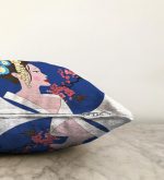 - Sonil-K-5794-Gorsel3 - Realhomes Çiçek Motifli Japon Kız Desenli Dekoratif Raşel Kadife Yastık Kılıfı Realhomes