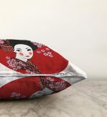 Beyaz ve Kırmızı Zeminde Papatya Tasarımlı Japon Kız Modern Raşel Kadife Kırlent Kılıfı Realhomes