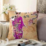 - Sonil-K-5811-Gorsel1 - Realhomes  Çizgi Desen Zeminli Çiçekli Japon Kadın Motifli Modern Raşel Kadife Yastık Kılıfı Realhomes