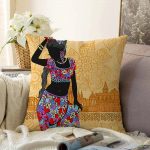 Etnik Desen Zeminli Siyahi Kadın Motifli Dekoratif Raşel Kadife Kırlent Kılıfı Realhomes