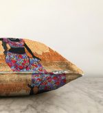 Etnik Desen Zeminli Siyahi Kadın Motifli Dekoratif Raşel Kadife Kırlent Kılıfı Realhomes