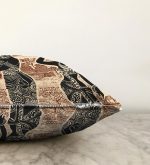 - Sonil-K-5818-Gorsel3 - Realhomes  Etnik Desen Zeminli Afrika Kadın Motifli Dekoratif Raşel Kadife Yastık Kılıfı Realhomes