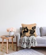 - Sonil-K-5820-Gorsel2 - Realhomes Etnik Desen Zeminli Bebekli Afrika Kadın Motifli Modern Raşel Kadife Kırlent Kılıfı Realhomes