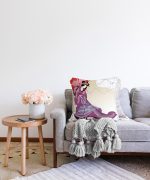 - Sonil-K-5823-Gorsel2 - Realhomes  Mor Elbiseli Kırmızı Şemsiyeli Japon Kadın Desenli Modern Raşel Kadife Kırlent Kılıfı Realhomes