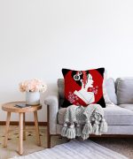 - Sonil-K-5829-Gorsel2 - Realhomes  Siyah ve Kırmızı Zeminli Japon Kız Modern Raşel Kadife Kırlent Kılıfı Realhomes