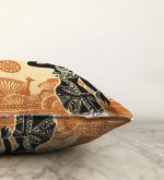 - Sonil-K-5830-Gorsel3 - Realhomes Etnik Desen Zeminli Afrika Kadın Motifli Dekoratif Raşel Kadife Yastık Kılıfı Realhomes