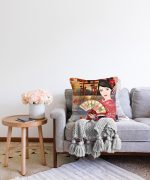 - Sonil-K-5832-Gorsel2 - Realhomes  Gül Motifli Yelpaze Tutan Japon Kadın Motifli Dekoratif Raşel Kadife Kırlent Kılıfı Realhomes
