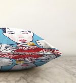 - Sonil-K-5841-Gorsel3 - Realhomes  Suşi Yiyen Japon Kız Desenli Modern Raşel Kadife Kırlent Kılıfı Realhomes