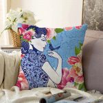 - Sonil-K-5846-Gorsel1 - Realhomes  Kuş ve Gül Detaylı Kadın Motifli Dekoratif Raşel Kadife Kırlent Kılıfı Realhomes