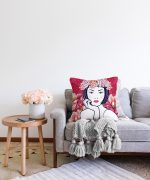 Çiçek Taçlı Japon Kadın Figürlü Dekoratif Raşel Kadife Kırlent Kılıfı Realhomes