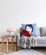 - Sonil-K-5855-Gorsel2 - Realhomes Kırmızı Yelpazeli Mavi Zeminli Japon Kadın Modern Raşel Kadife Yastık Kılıfı Realhomes